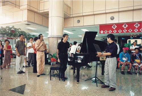 李泰祥 於醫院舉行「安康祈福」音樂會