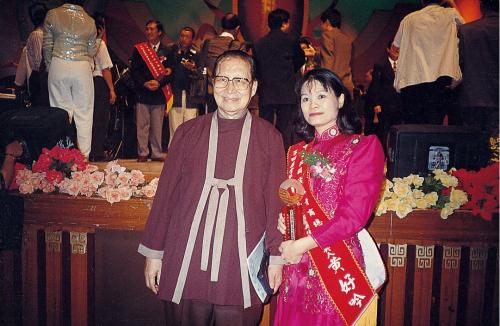 莊本立 參加中華文化藝術薪傳獎和得獎人黃好吟合影