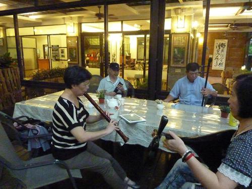 林珀姬詠吟樂坊在新竹石上湯屋玩樂