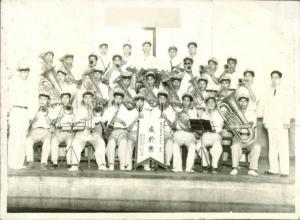 林順賢（第1排右4）與臺中師範管樂隊團員們合影（1950年）