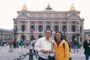 蕭泰然與莊傳賢攝於國家音樂學院