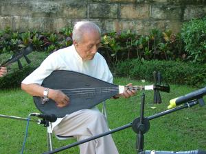 蔡添木先生演奏琵琶。(_3)