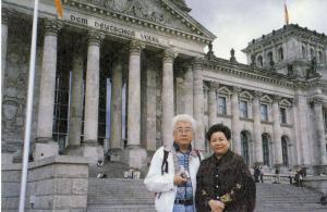 潘皇龍 攝於德國國會大廈前